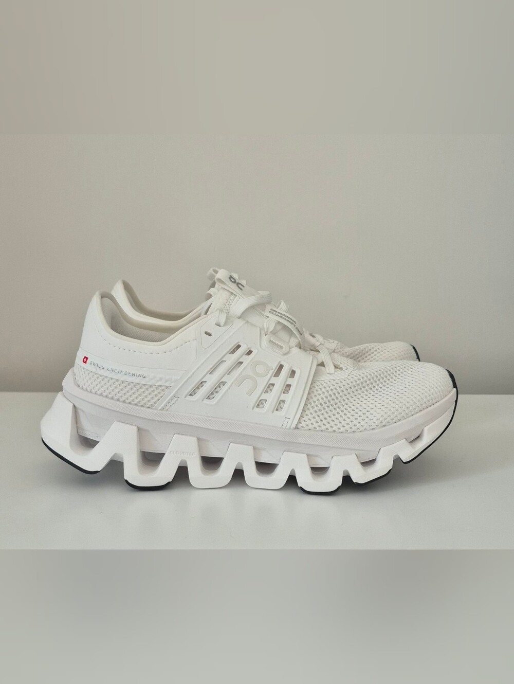Womens ON Cloudswift Amp Running Shoes - Size 7 - Picture 2 of 8